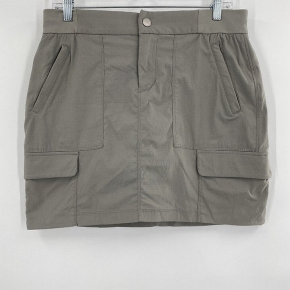 ATHLETA Dipper Skort Skirt Tan‎ Khaki Athletic Cargo Size 8 Hiking